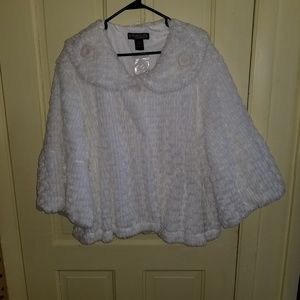 LOVELY WHITE FAUX FUR DRESSY JACKET